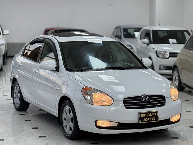 Hyundai Accent-15