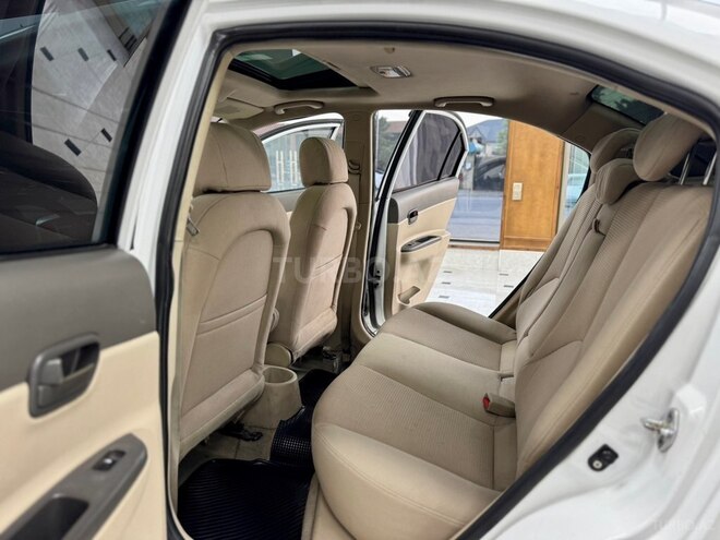 Hyundai Accent-26