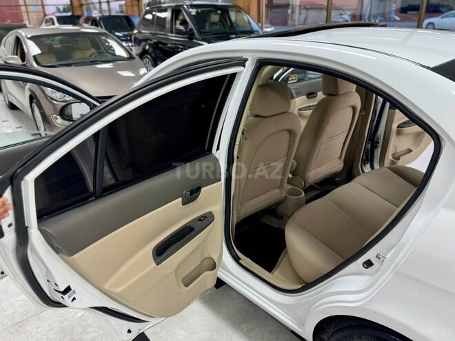 Hyundai Accent-25