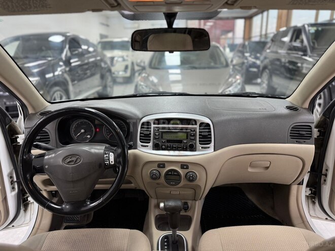 Hyundai Accent-22
