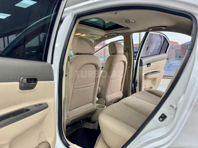 Hyundai Accent-27