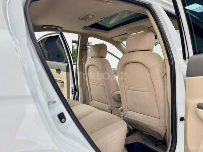 Hyundai Accent-30