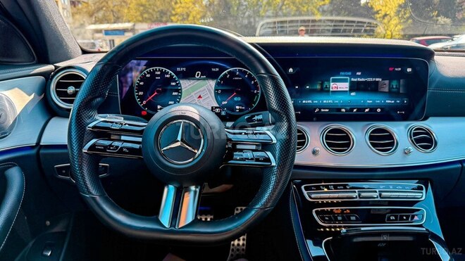 Mercedes E 300 de-12