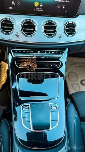 Mercedes E 300 de-7