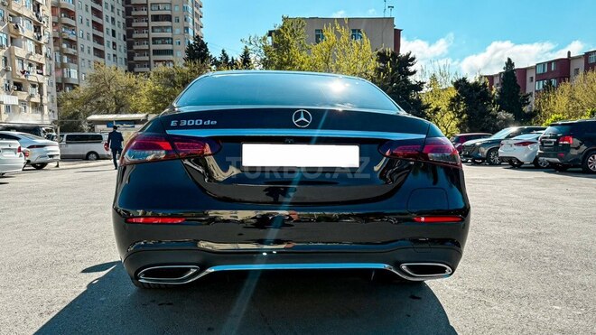 Mercedes E 300 de-3