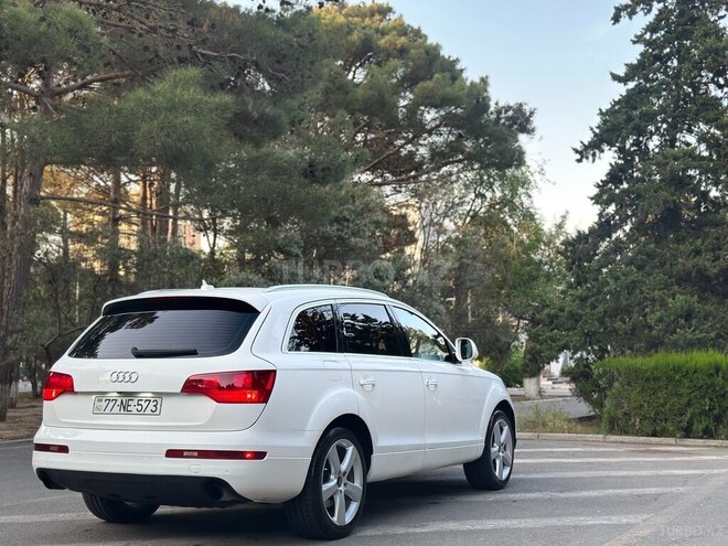 Audi Q7-3