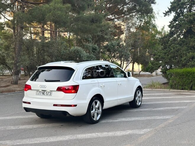 Audi Q7-10