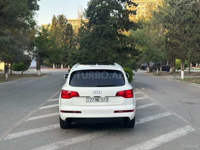 Audi Q7-7