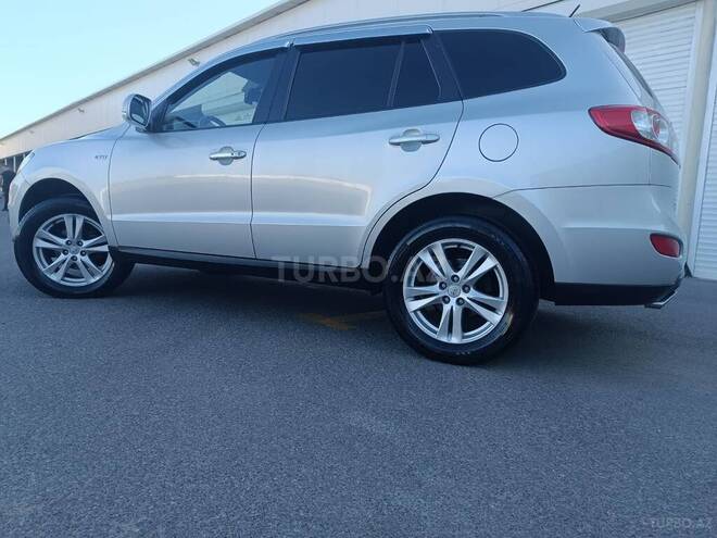Hyundai Santa Fe-11