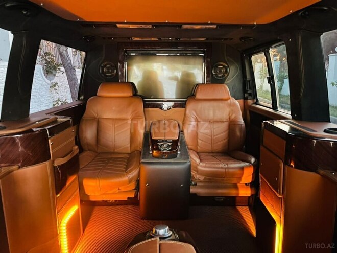 Volkswagen Caravelle-4