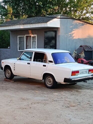 LADA (VAZ) 2107-2