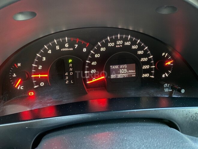 Toyota Camry-15