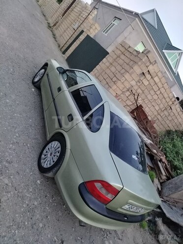 Opel Vectra-3