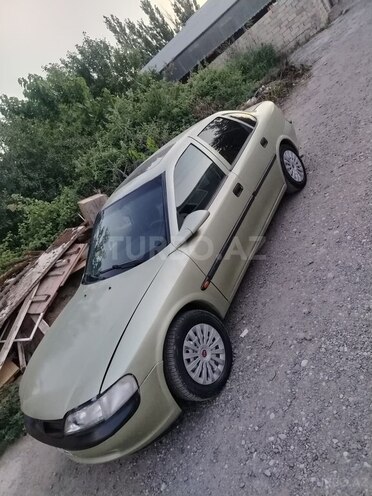 Opel Vectra-4