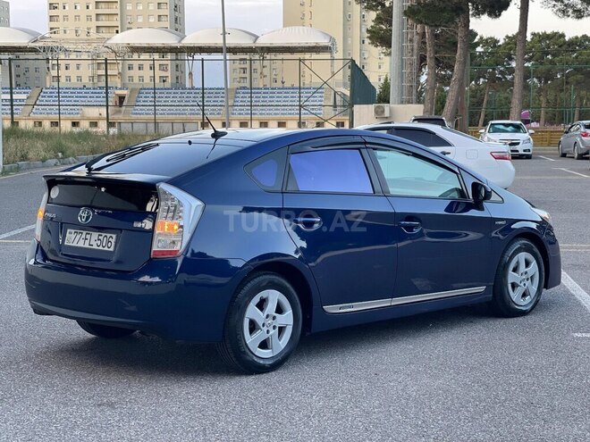 Toyota Prius-4