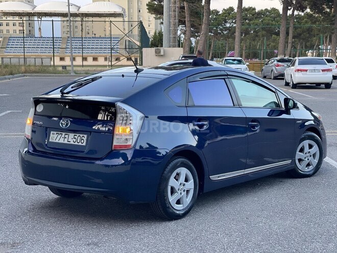 Toyota Prius-7