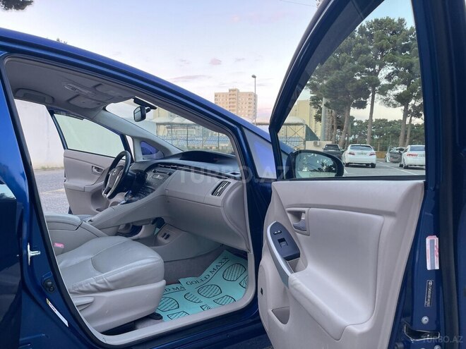 Toyota Prius-16