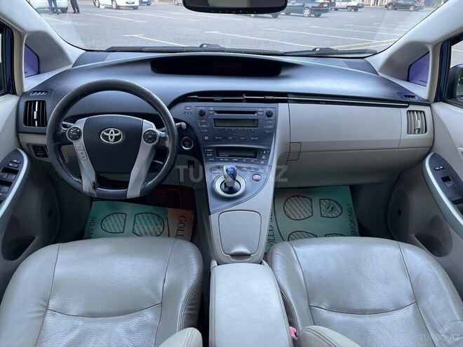 Toyota Prius-17