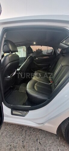 Hyundai Sonata-8