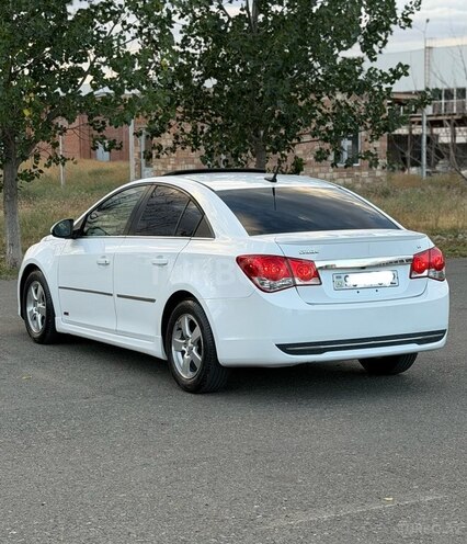 Chevrolet Cruze-8