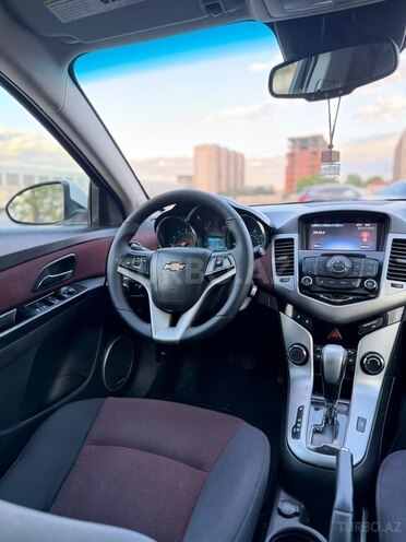 Chevrolet Cruze-12