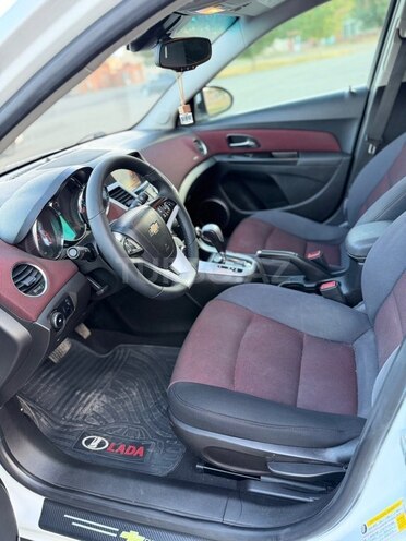 Chevrolet Cruze-16