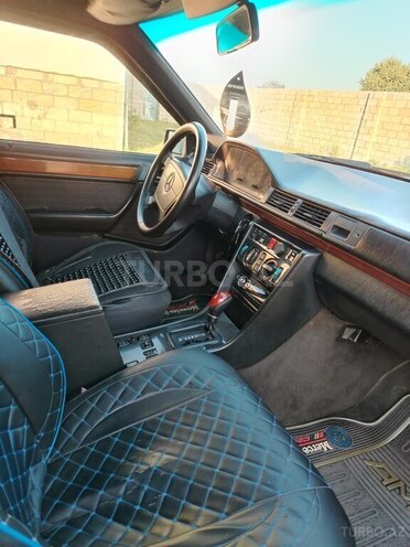 Mercedes 250 D-8