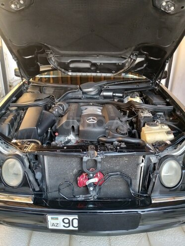 Mercedes E 240-10