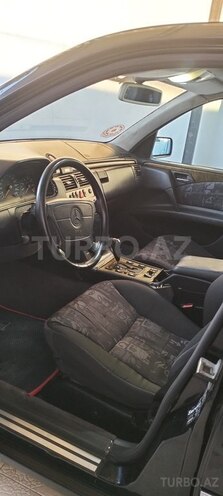 Mercedes E 240-5