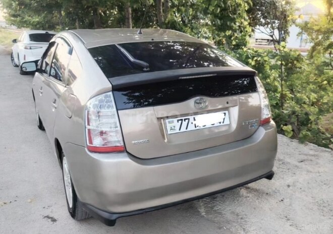 Toyota Prius-2