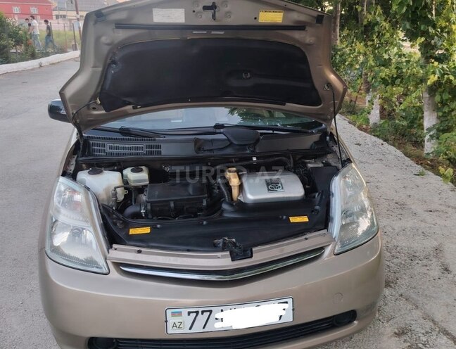 Toyota Prius-7