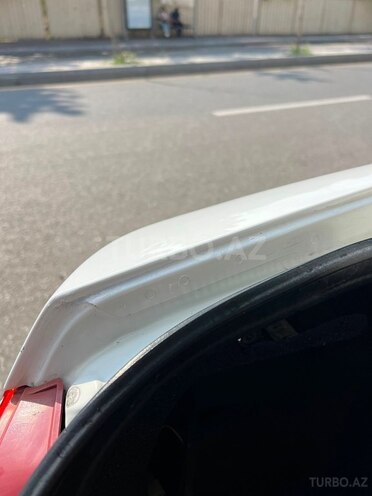 Kia Rio-10