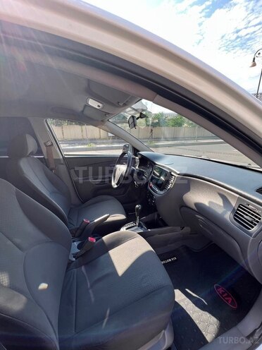 Kia Rio-14