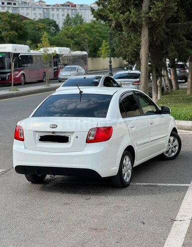 Kia Rio-2