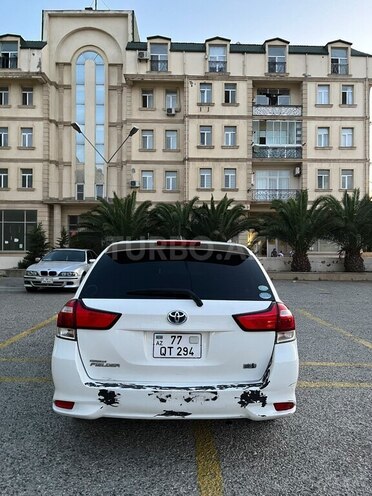Toyota Corolla Fielder-2