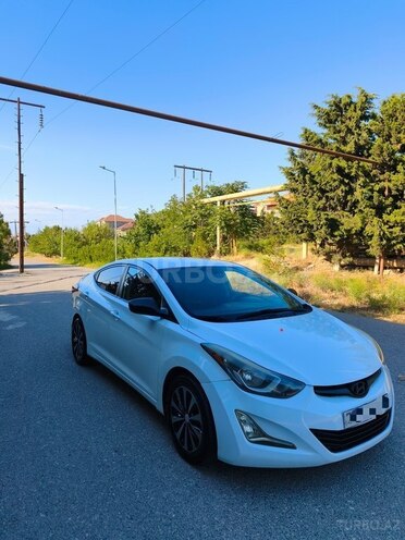 Hyundai Elantra-2