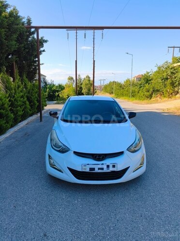 Hyundai Elantra-3