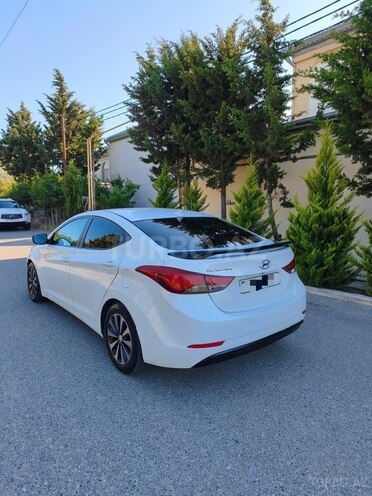 Hyundai Elantra-5