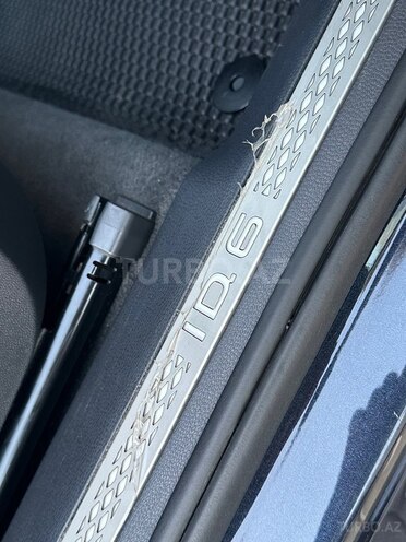 Volkswagen ID.6 Crozz-13