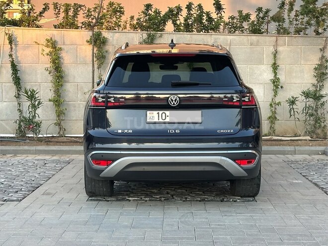 Volkswagen ID.6 Crozz-12