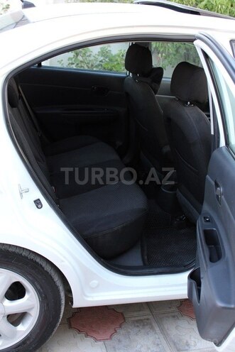 Hyundai Accent-8