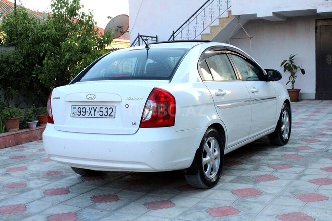 Hyundai Accent-5
