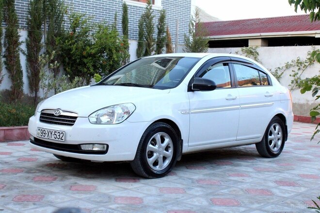 Hyundai Accent-1