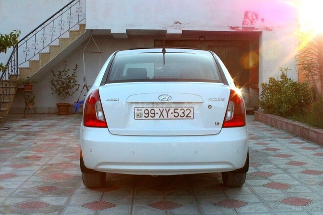 Hyundai Accent-6