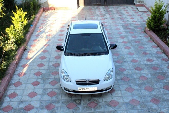 Hyundai Accent-7