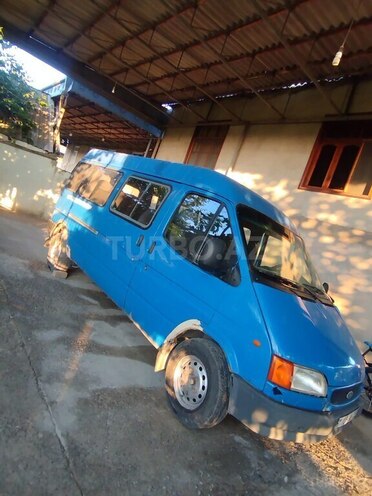 Ford Transit-3