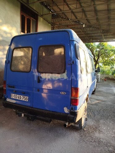 Ford Transit-5