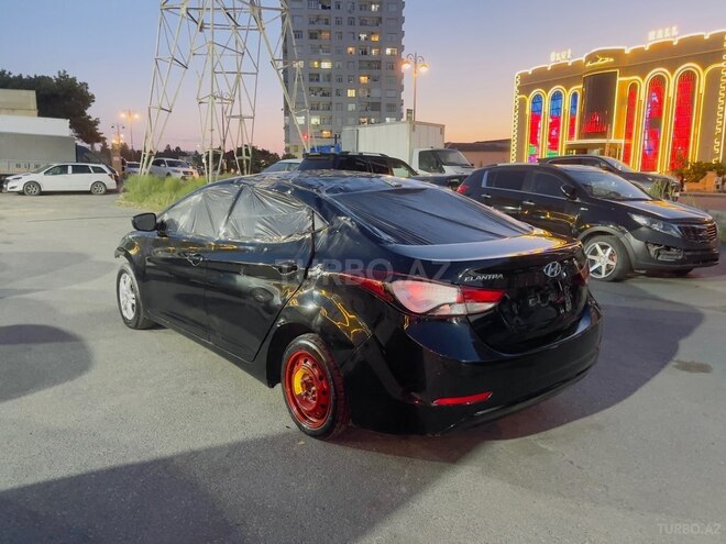 Hyundai Elantra-5
