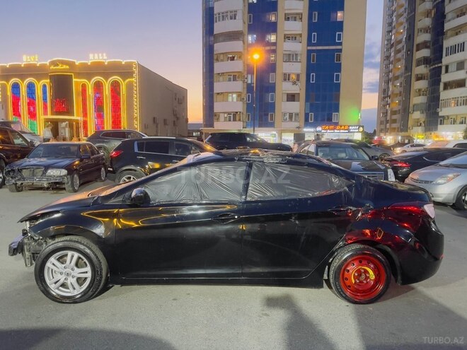 Hyundai Elantra-6