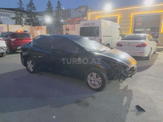 Hyundai Elantra-2
